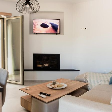 Alonakia Home Suites Filiatra Bagian luar foto