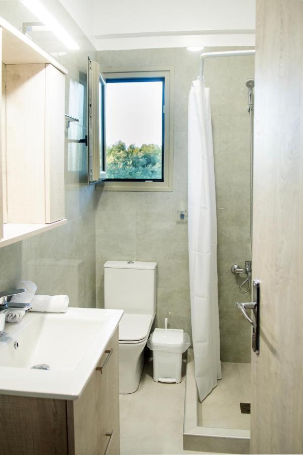 Alonakia Home Suites Filiatra Bagian luar foto