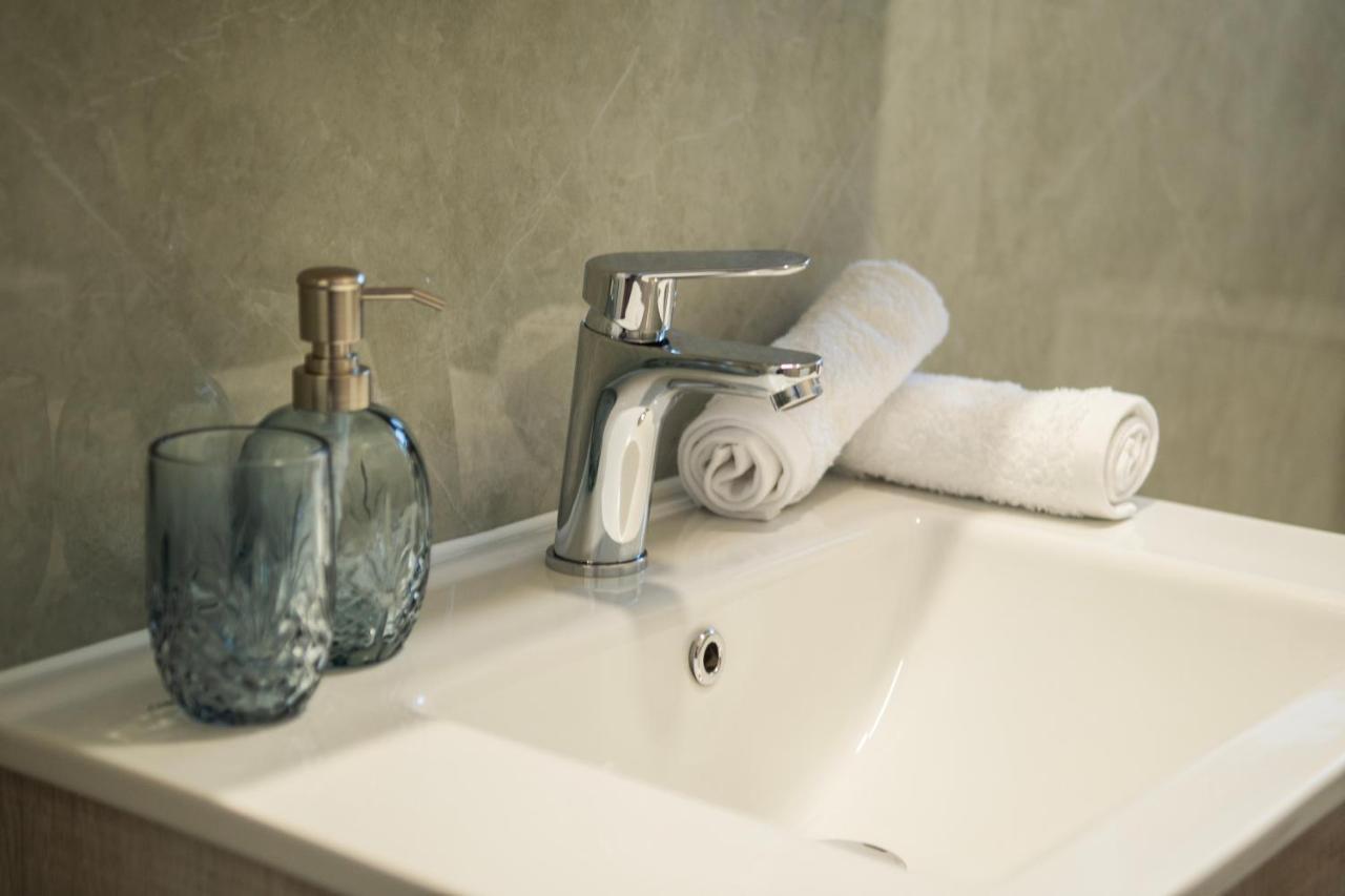 Alonakia Home Suites Filiatra Bagian luar foto