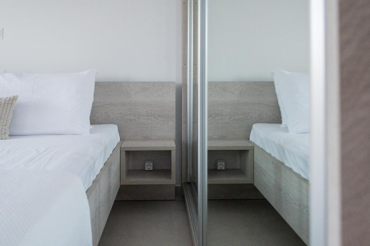Alonakia Home Suites Filiatra Bagian luar foto